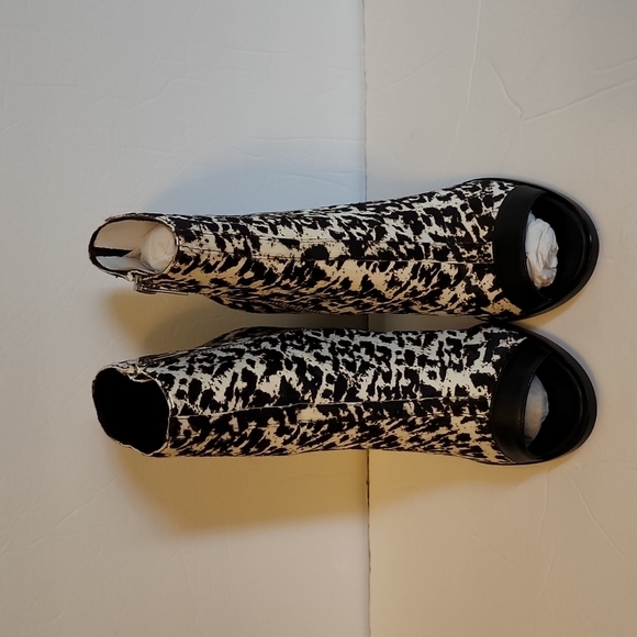 Calvin Klein Leopard Print Booties - Picture 2 of 6